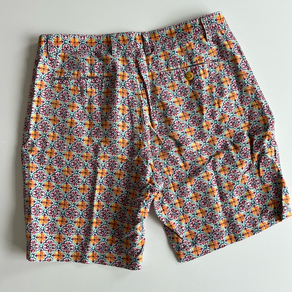 🌼 Blossom into Style with Flower Pattern Shorts! 🌼 - Picture 2 of 5